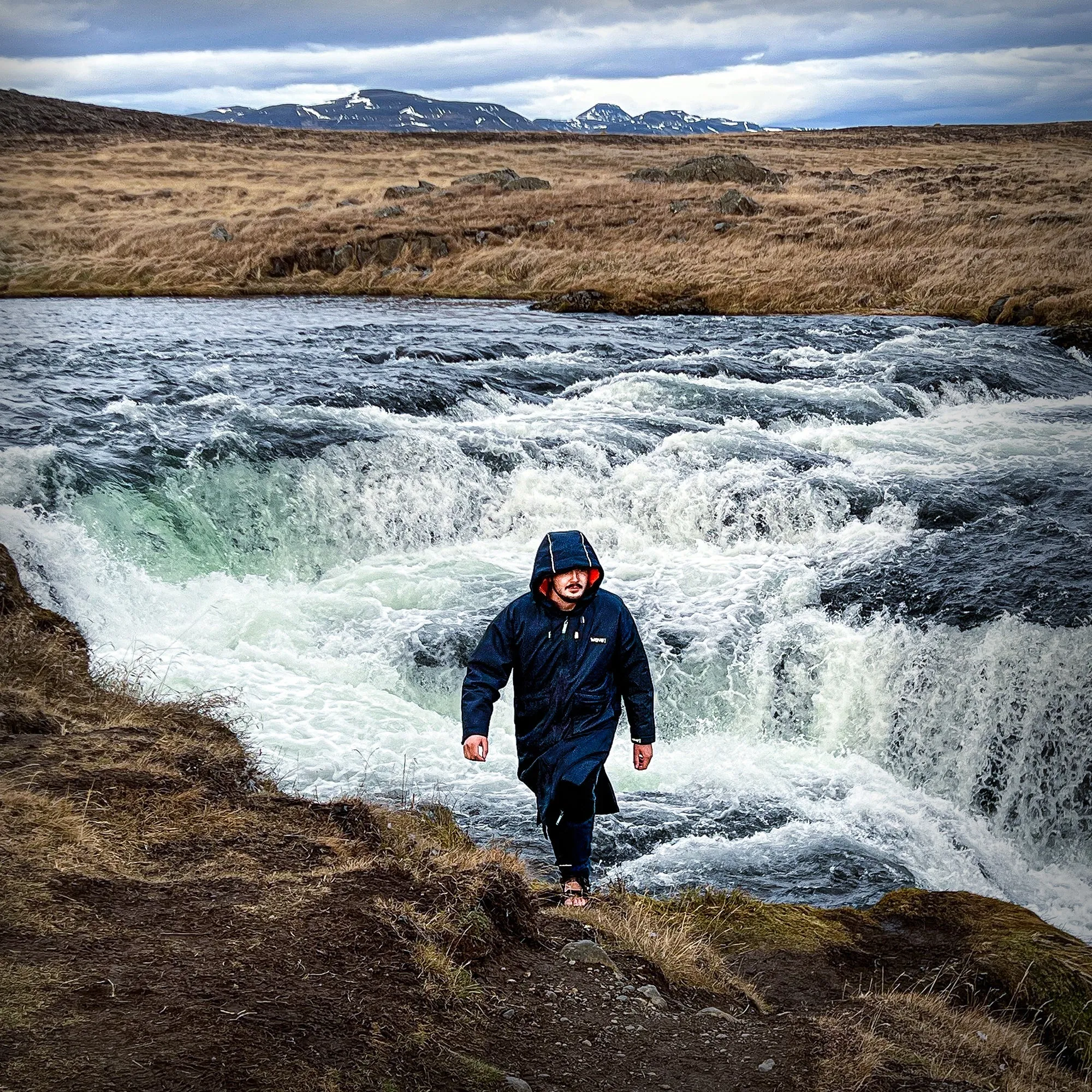 Fleece-Lined Waterproof Changing Robe | Waterproof & Windproof | Unisex | Navy Blue