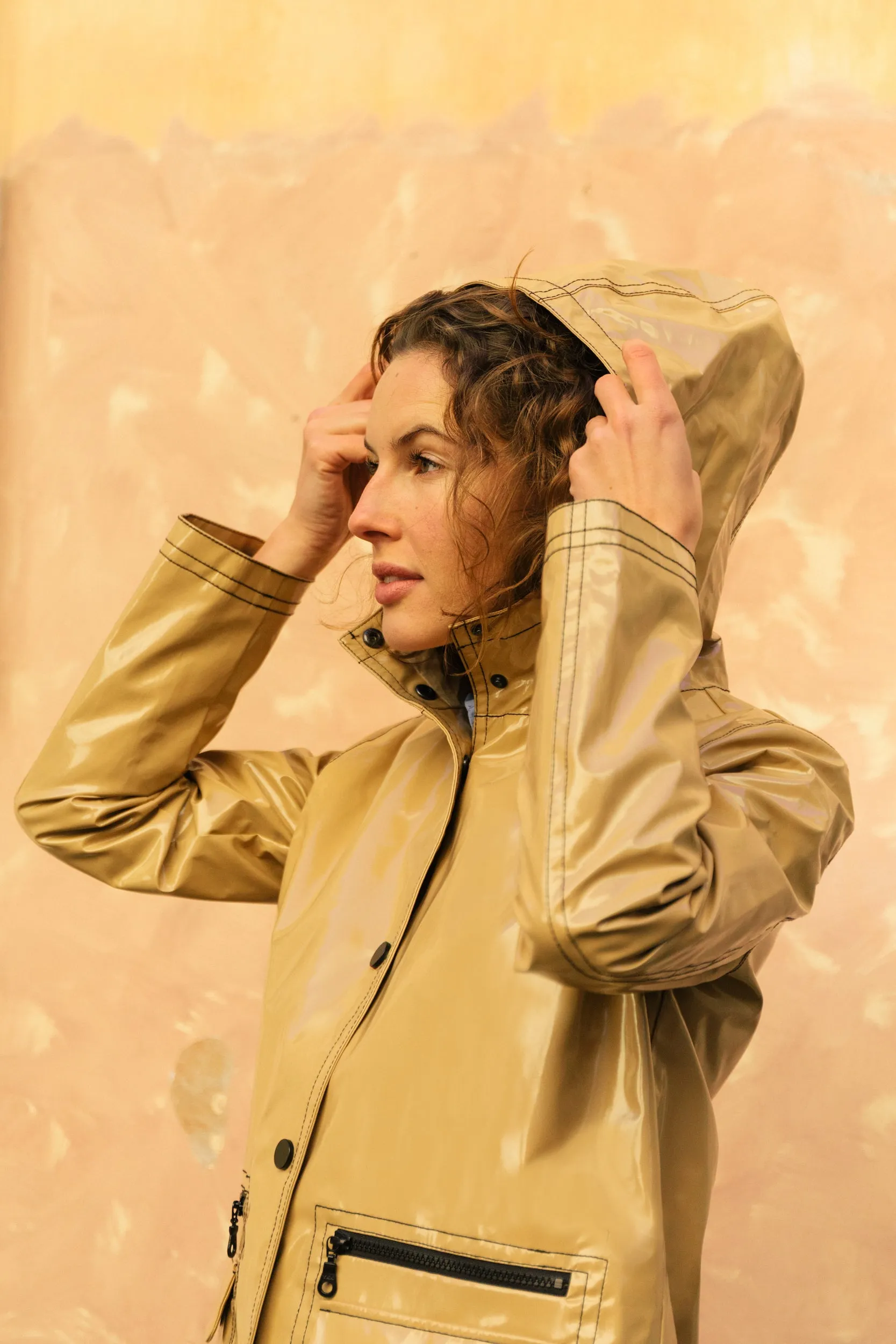 HOODED SLICKER RAIN COAT