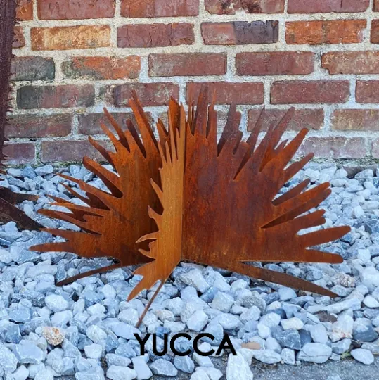 Succulent Plant Metal Yard Sculpture - Yard Art Sculpture - Succulent Plant - Yucca