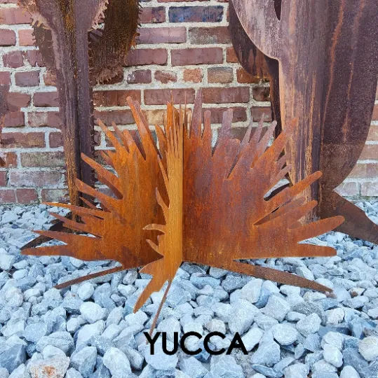 Succulent Plant Metal Yard Sculpture - Yard Art Sculpture - Succulent Plant - Yucca