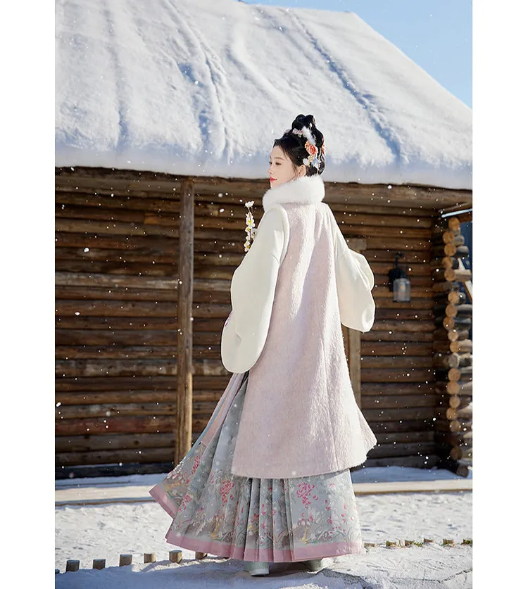 Zhu Xue 煮雪 Boiling Snow Ming Dynasty Winter Fur Bijia Vest & Mamian Skirt Set